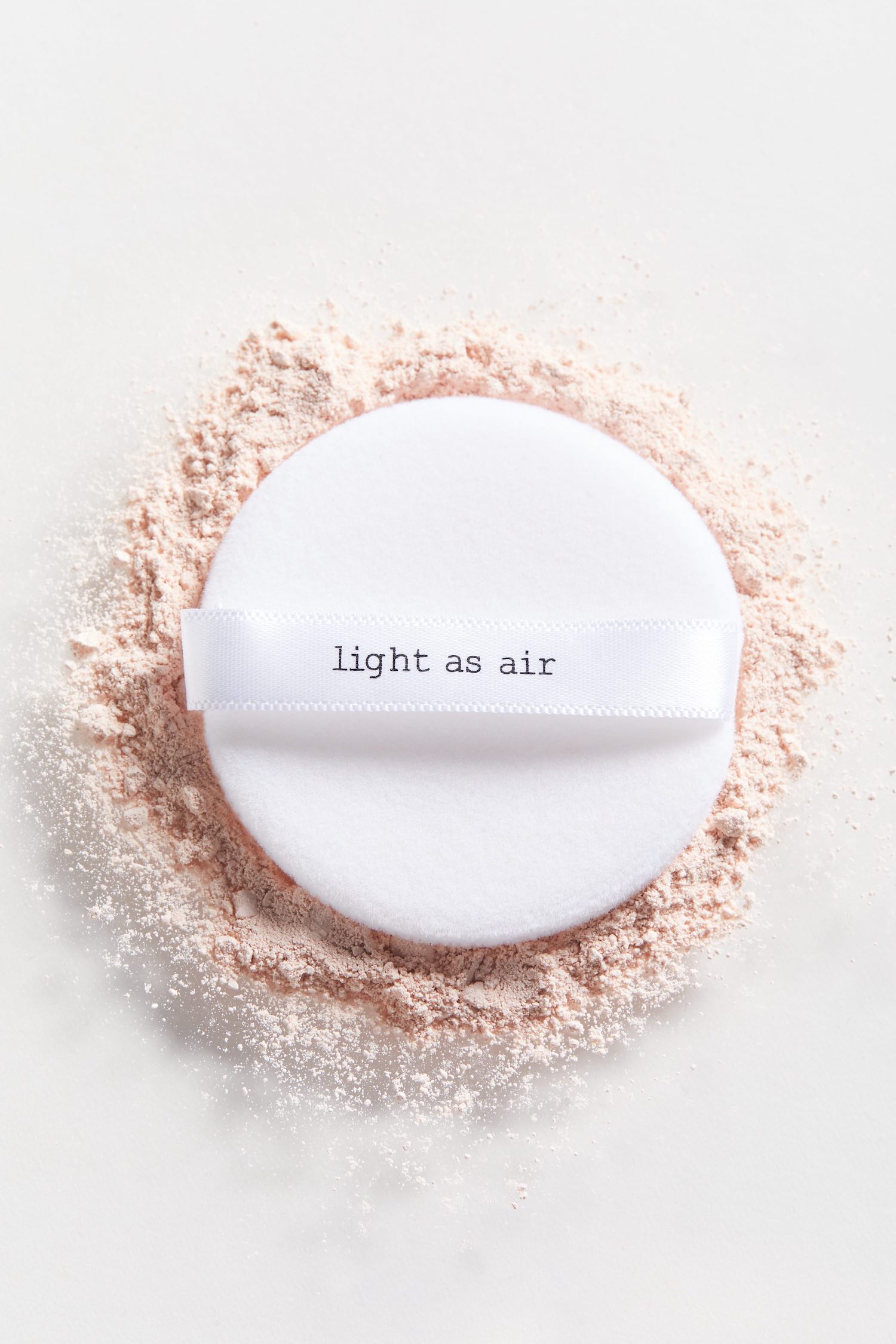 Beautyblog Bare Minds ohii Urban Outfitters glass powder