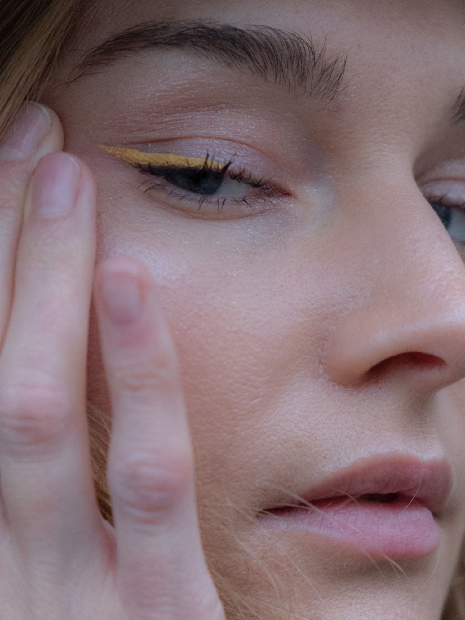 Beautyblog Yellow Wings Make-up Look