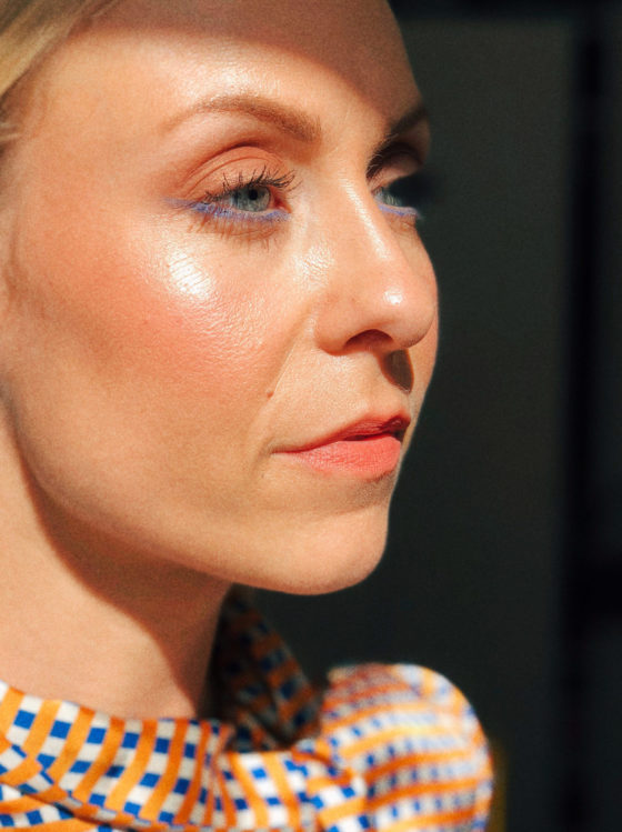 Ungeschminkt: Im Bad mit Deea und Laura von Les Factory Femmes | BARE MINDS