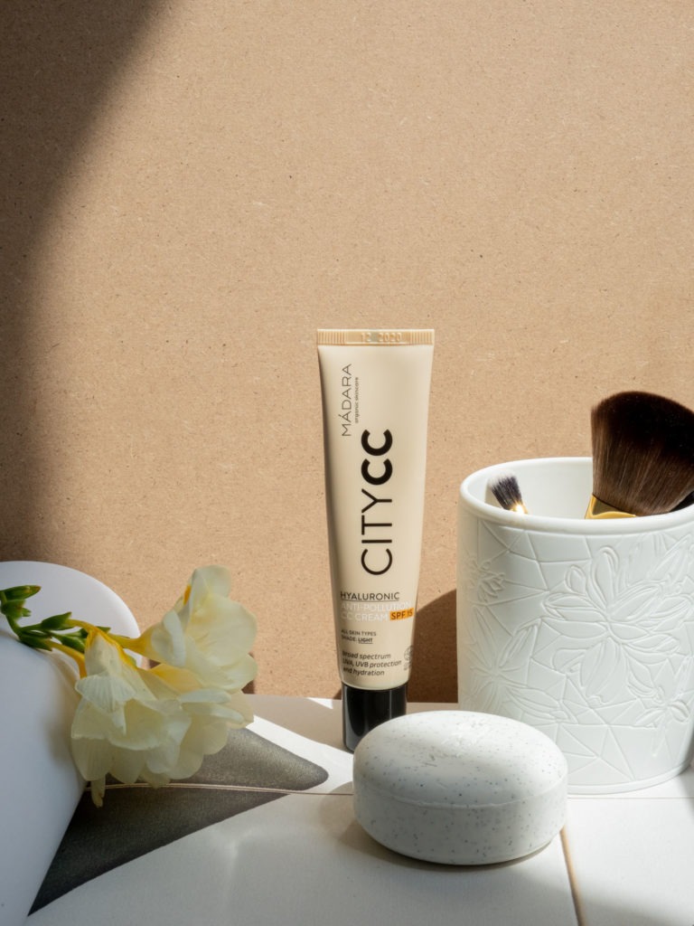 Beautyblog BareMinds Naturkosmetik für den Sommer Madara Organics Skincare Anti-Pollution CC Cream SPF 15 1